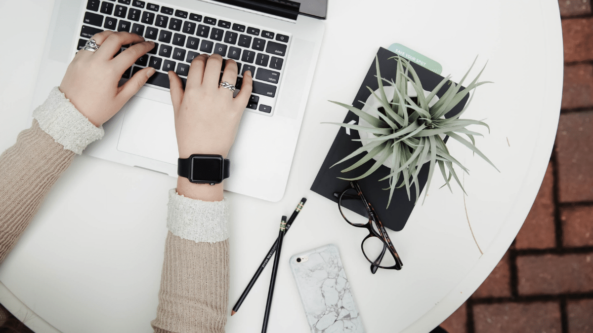 bureau-clavier-ordinateur-rse-entreprise-ecologie-hybex